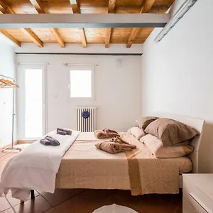 https://whouse-suite-apartment-mirasole.emilia-romagnahotels.net